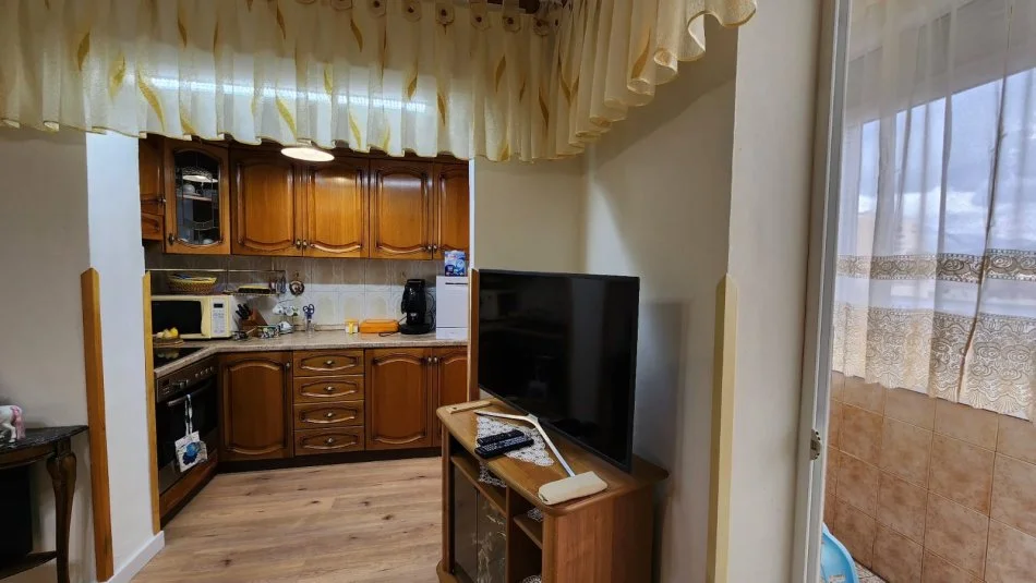 Tirane, jepet me qera apartament 2+1+Aneks+Ballkon Kati 5, 80 m² 600 € (Rruga e Dibres)