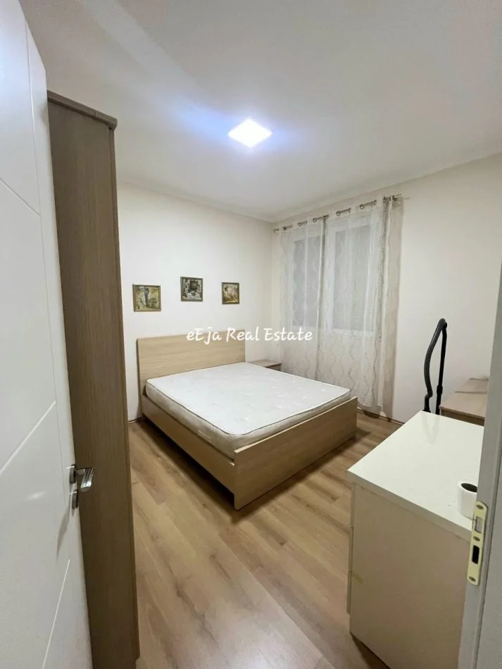 Tirane, jepet me qera apartament 2+1 , 70 m² 600 € (Ish fusha aviacionit)