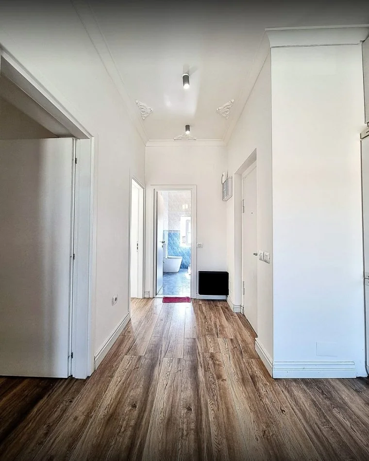 Tirane, jepet me qera apartament 2+1+Ballkon Kati 4, 78 m² 500 € (Rruga e Kavajes)