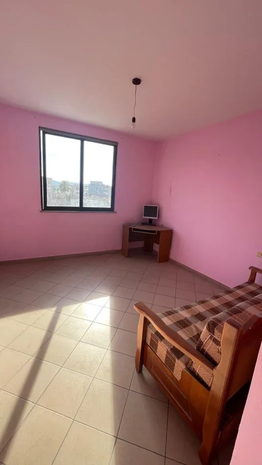 Tirane, jepet me qera apartament 2+1 Kati 3, 120 m² 350 € 