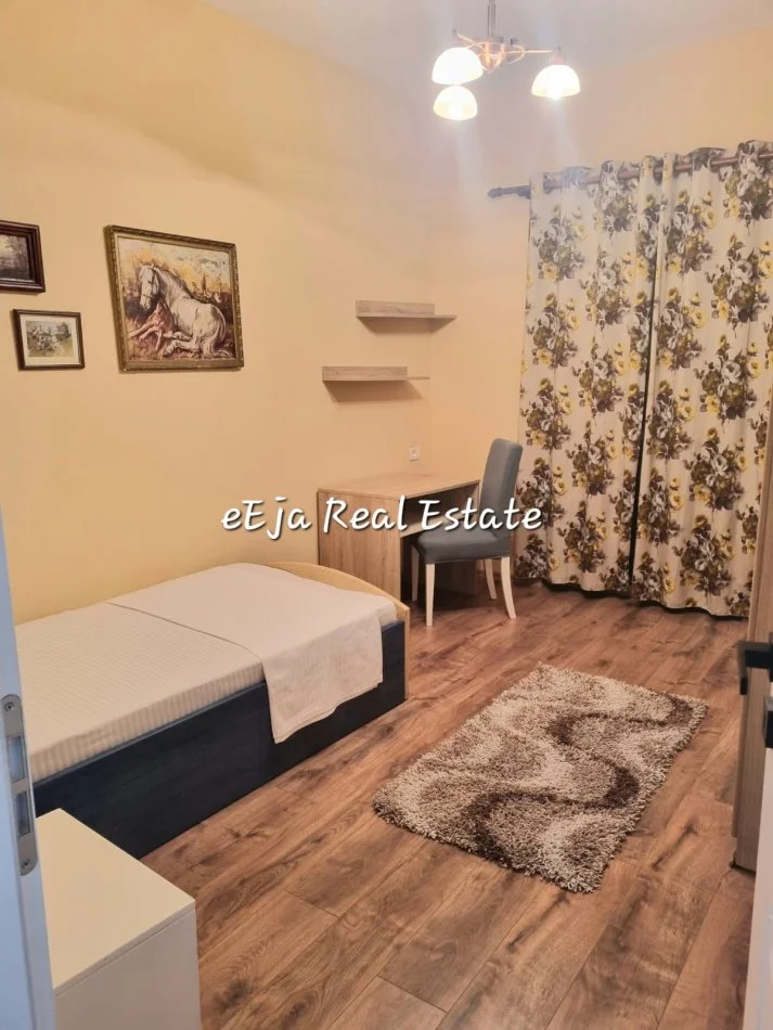 Tirane, jepet me qera apartament 2+1; 21 dhjetori 60 m² 500 €