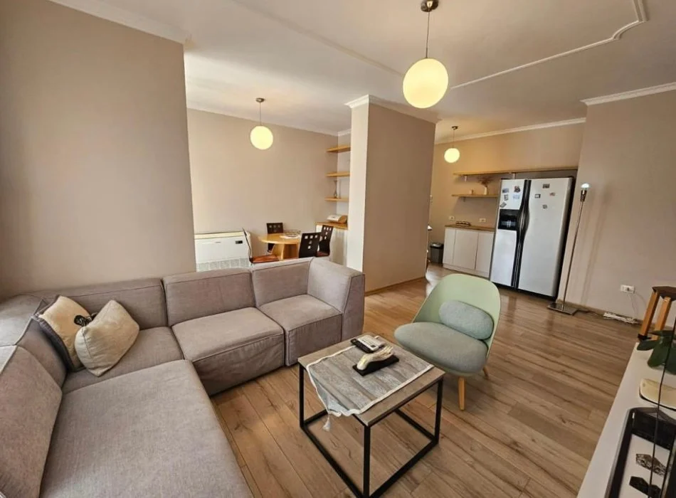 Tirane, jepet me qera 2+1+Ballkon Kati 11, 92 m² 1.350 € (Rr.Kosovarve)