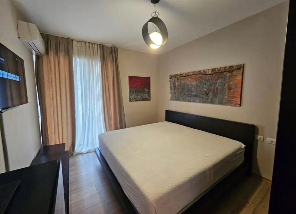 Tirane, jepet me qera 2+1+Ballkon Kati 11, 92 m² 1.350 € (Rr.Kosovarve)