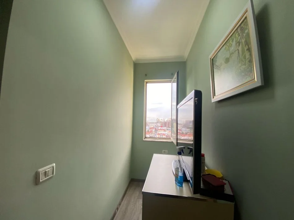 Tirane, shitet apartament 2+1+Ballkon Kati 10, 95 m² 195.000 € (Rruga Kavajes)