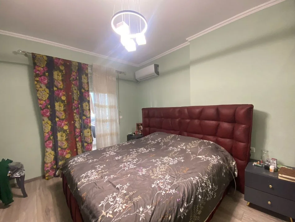 Tirane, shitet apartament 2+1+Ballkon Kati 10, 95 m² 195.000 € (Rruga Kavajes)