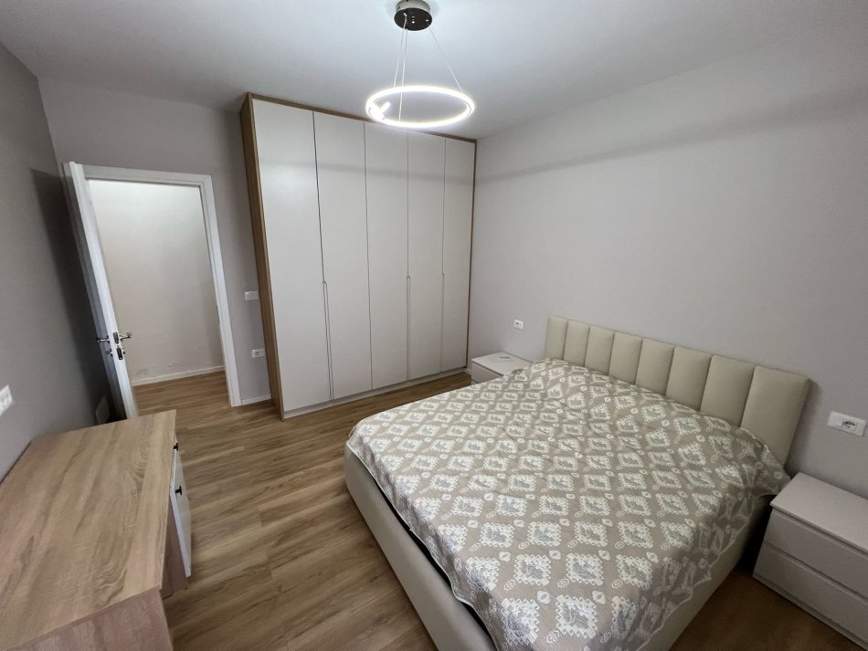 Tirane, jepet me qera apartament 2+1+Aneks+Ballkon Kati 3, 90 m² 750 € (Delijorgji)
