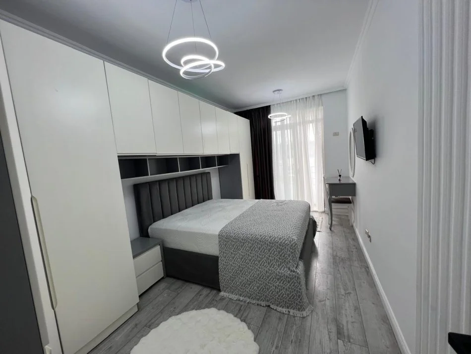 Tirane, shitet 2+1+Ballkon , 85 m² 130.000 € (Rruga Teodor Keko)