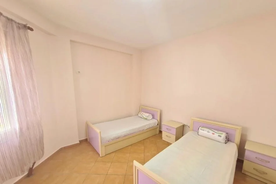 Tirane, shitet apartament 2+1 Kati 5, 118 m² 132.000 € (Fresk)