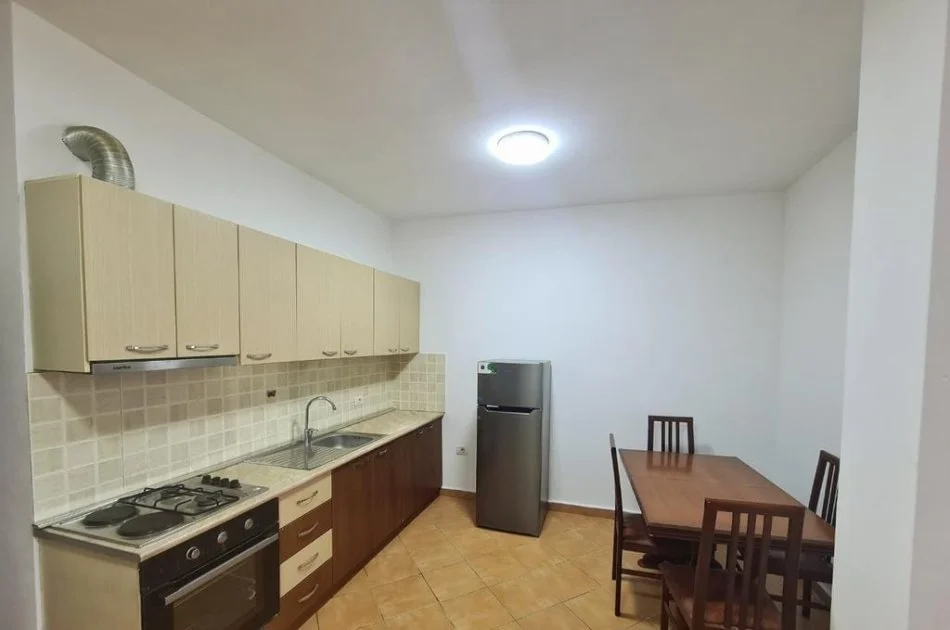 Tirane, shitet apartament 2+1 Kati 5, 118 m² 132.000 € (Fresk)