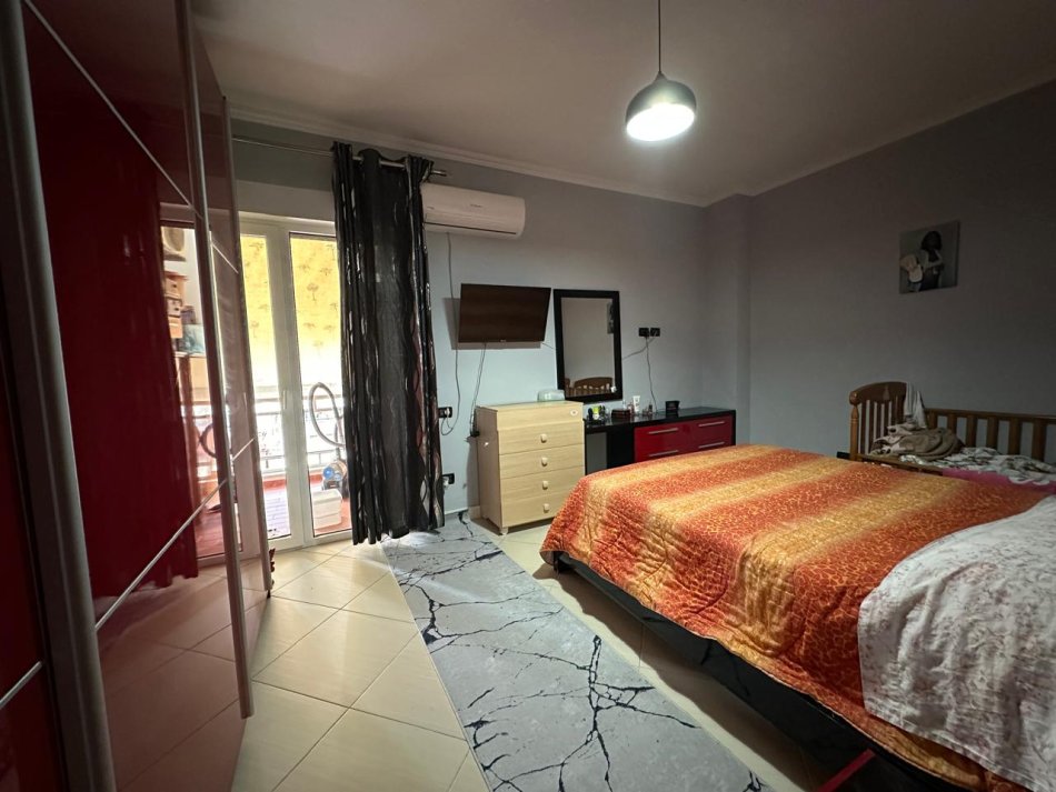 Tirane, shitet 3+1+Ballkon Kati 7, 160 m² 260.000 € (OXHAKU)