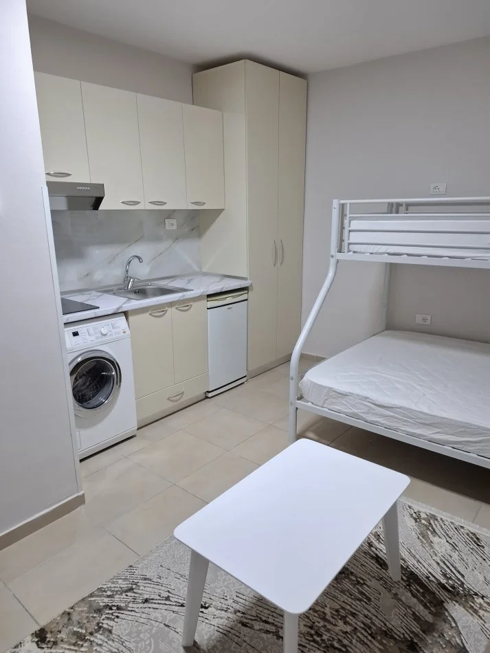 Tirane, jepet me qera apartament 1+1 Kati 1, 33 m² 330 € (21 Dhjetori)