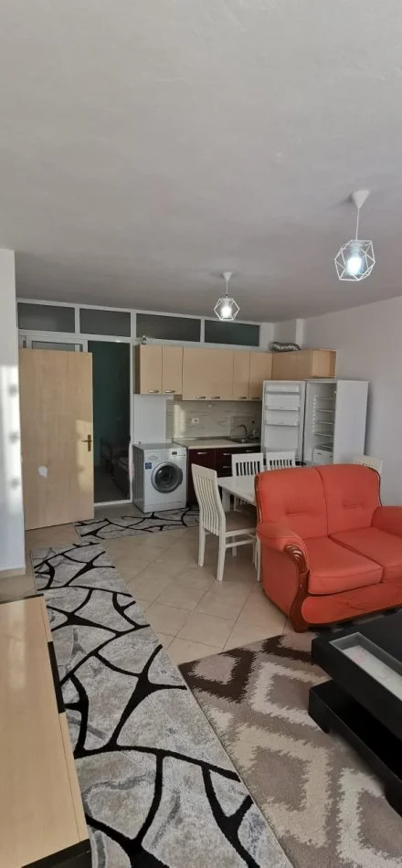 Tirane, jepet me qera apartament 2+1+Aneks+Ballkon Kati 7, 95 m² 400 € 