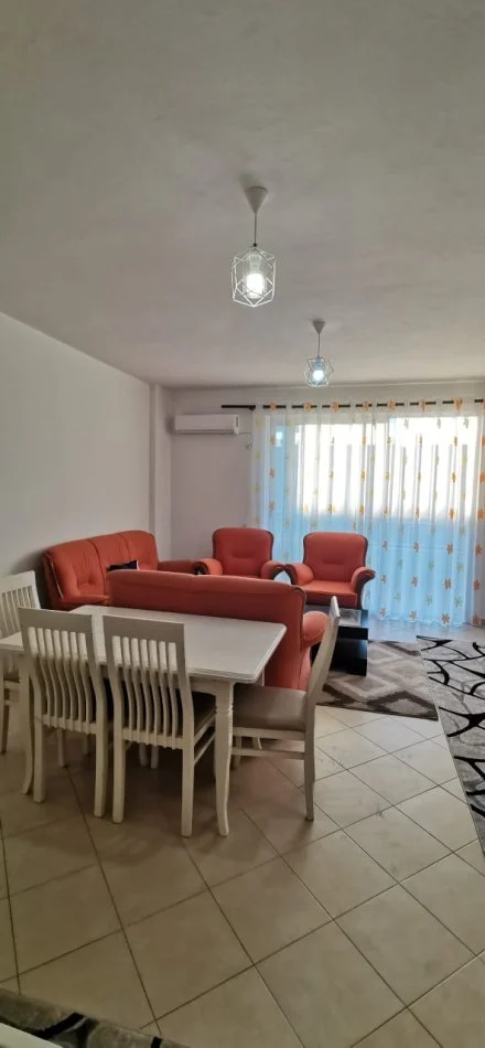 Tirane, jepet me qera apartament 2+1+Aneks+Ballkon Kati 7, 95 m² 400 € 