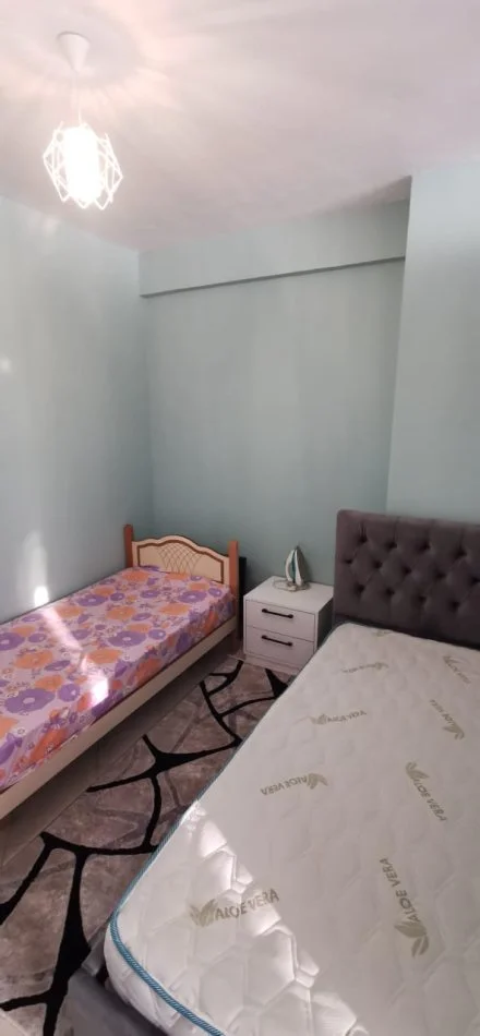 Tirane, jepet me qera apartament 2+1+Aneks+Ballkon Kati 7, 95 m² 400 € 