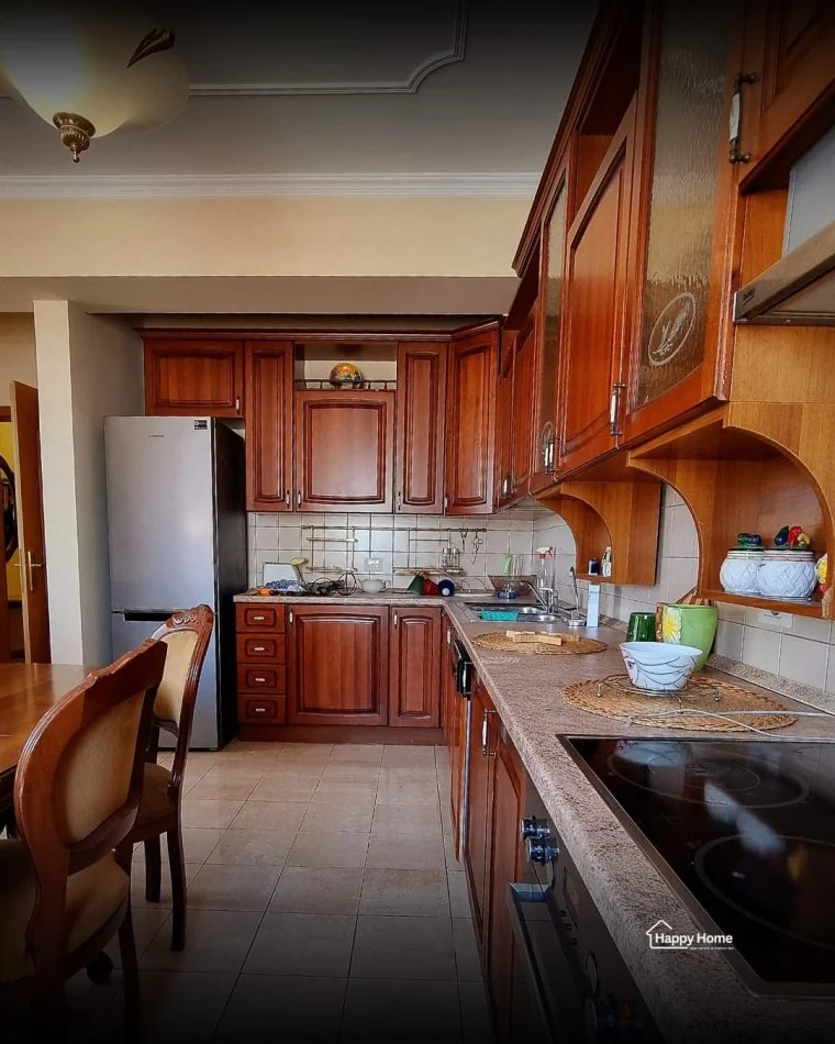 Tirane, jepet me qera apartament 2+1 Kati 7, 90 m² 800 € (Blloku)