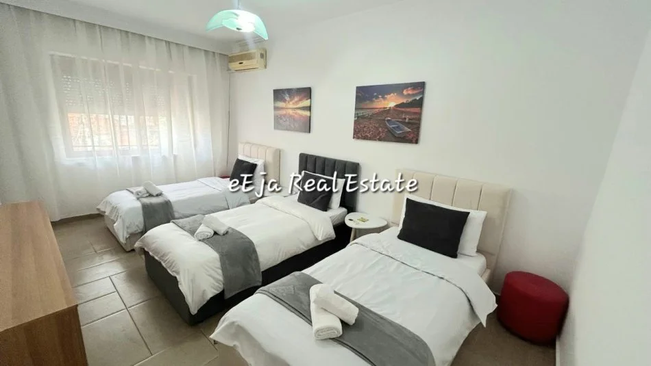 Tirane, jepet me qera apartament 2+1+Ballkon Kati 3, 90 m² 650 € (Pazari I ri)