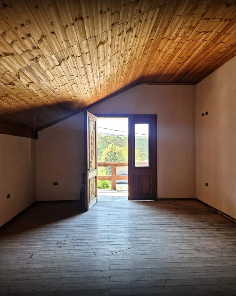 Tirane, jepet me qera Vile 2 Katshe , 1.500 € (MEGATEK)