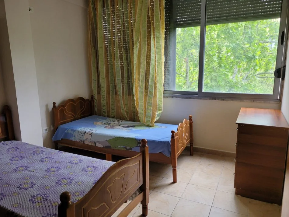 Tirane, shitet apartament 2+1 Kati 3, 75 m² 140.000 € (Rruga E Kavajes)