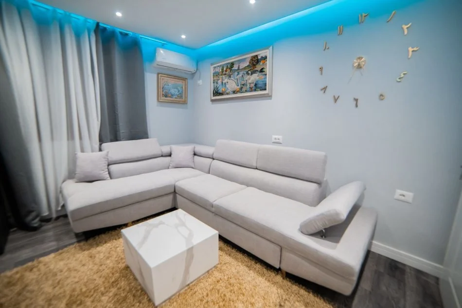 Tirane, jepet me qera apartament 2+1 Kati 1, 80 m² 600 € (Frosina plaku)