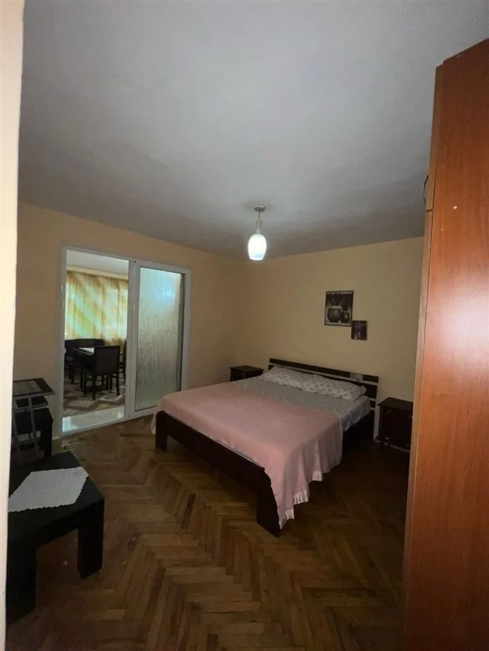 Tirane, jepet me qera apartament 1+1 Kati 2, 60 m² 300 € (Qyteti studenti)