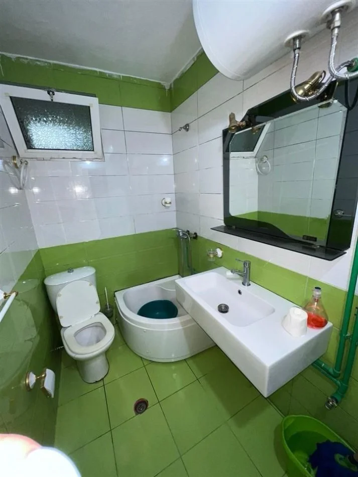 Tirane, jepet me qera apartament 1+1 Kati 2, 60 m² 300 € (Qyteti studenti)