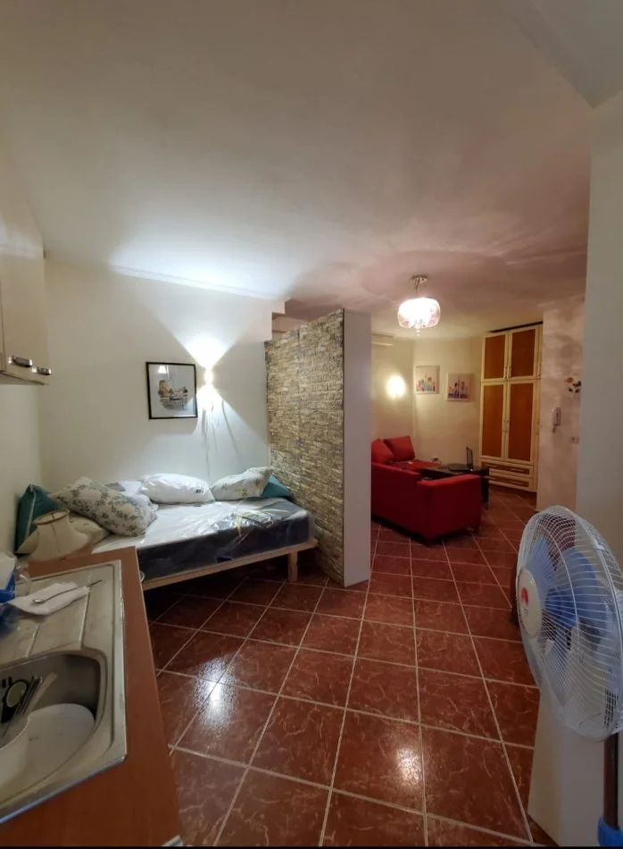 Tirane, jepet me qera garsonier Kati 4, 40 m² 400 € (Rruga e elbasanit)