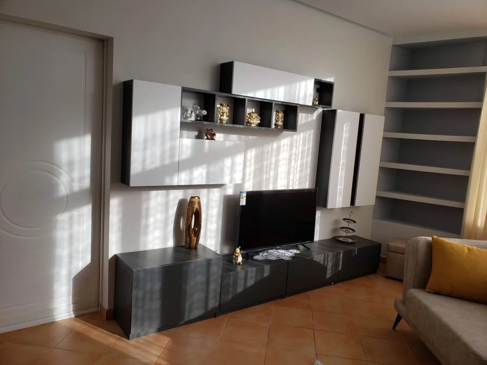 Tirane, jepet me qera apartament 1+1 Kati 5, 70 m² 600 € (Hamdi garunja)