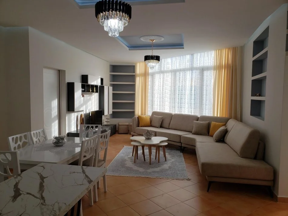 Tirane, jepet me qera apartament 1+1 Kati 5, 70 m² 600 € (Hamdi garunja)