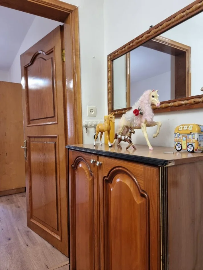 Tirane, jepet me qera apartament 2+1 Kati 5, 75 m² 600 € (Rruga e barrikadave)