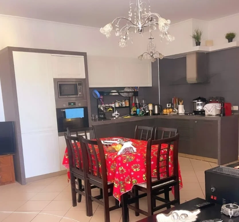 Tirane, shitet 1+1 Kati 11, 155.000 € (Perballe delijorgjit)