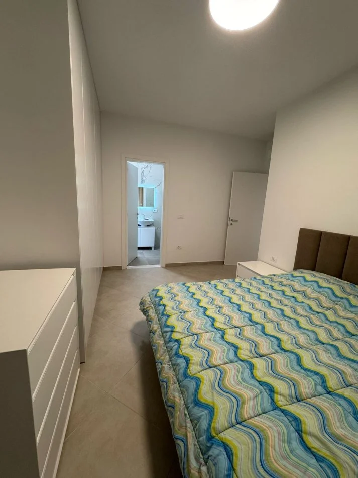 Tirane, jepet me qera apartament 2+1 Kati 1, 100 m² 650 € (rruga xhamfize keko)