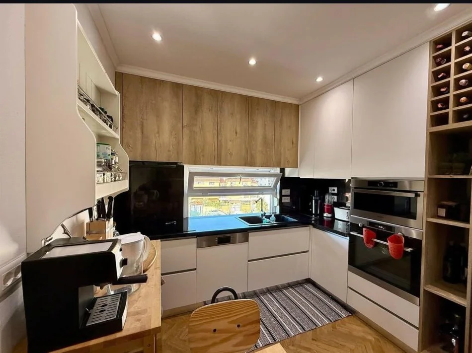 Tirane, shitet 3+1 Kati 3, 127 m² 255.000 € (Rruga elbasanit)