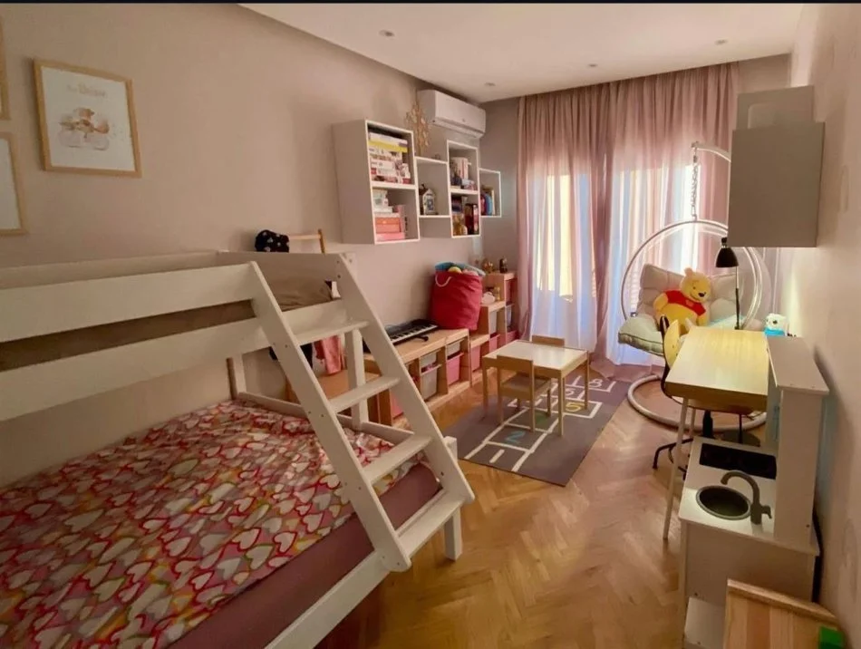 Tirane, shitet 3+1 Kati 3, 127 m² 255.000 € (Rruga elbasanit)