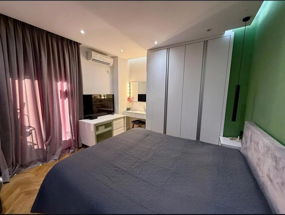 Tirane, shitet 3+1 Kati 3, 127 m² 255.000 € (Rruga elbasanit)