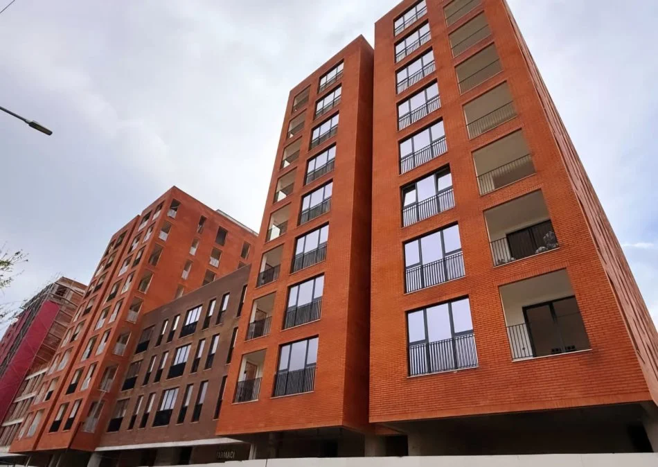 shitet apartament 1+1 Kati 4, 75 m² 115.000 € (Pas ish restorant durresi)