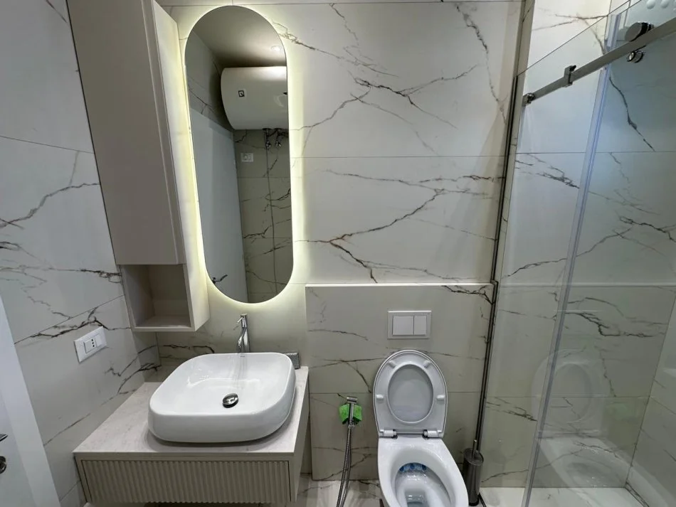 Tirane, jap me qera apartament 1+1+Ballkon Kati 6, 70 m² 800 € (Shkolla Kuqe)