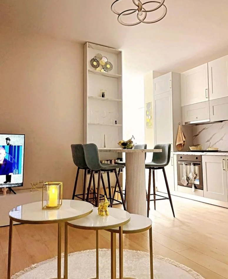 Tirane, shitet apartament 1+1 Kati 11, 85 m² 195.000 € (Rruga e kavajes)