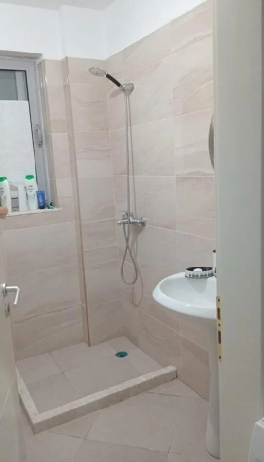 Tirane, shitet apartament 1+1+Ballkon Kati 5, 79 m² 95.000 € (Fresk)