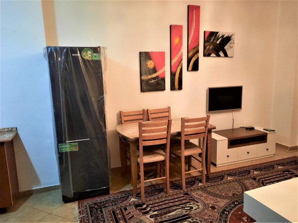 Tirane, shitet apartament 1+1+Ballkon Kati 4, 66 m² 110.000 € (Rruga 5 Maj, Përball Shkollës Tirana Jonë)