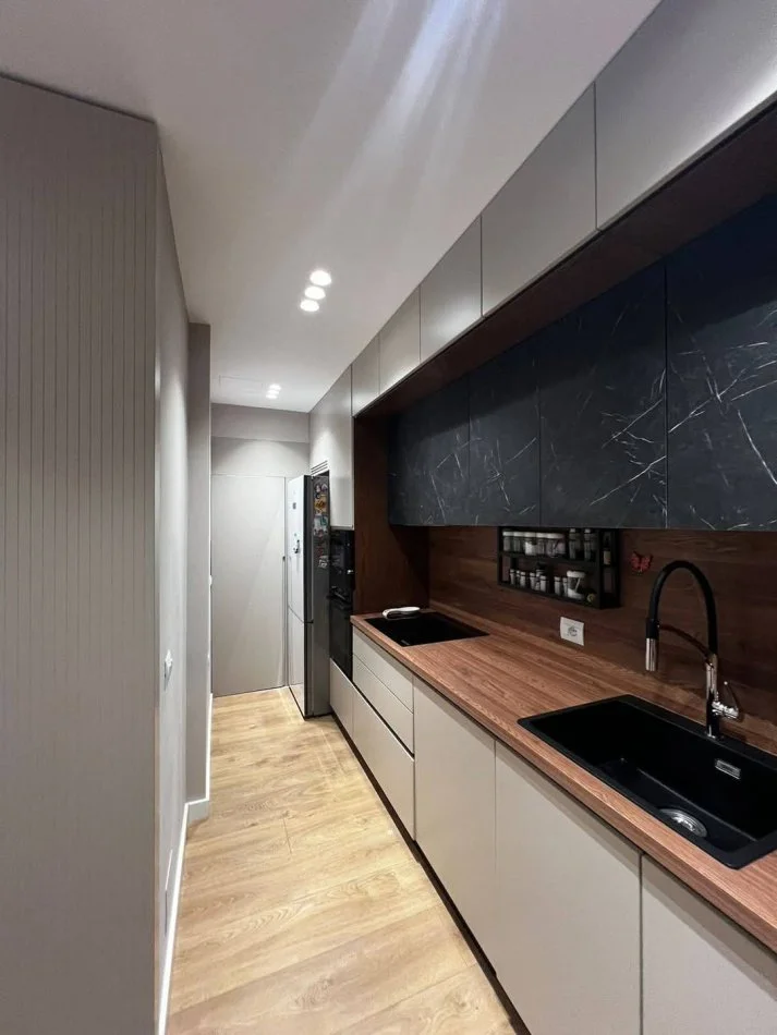 Tirane, shitet apartament duplex 3+1 Kati 8, 156 m² 234.000 € (Fusha aviacionit)