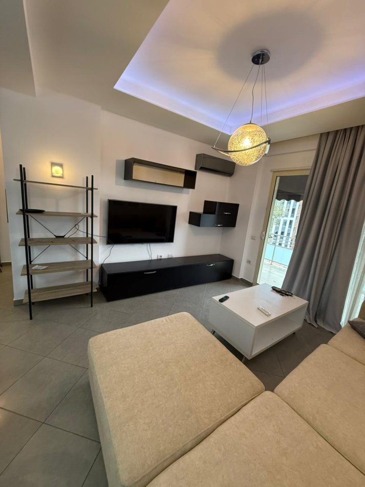 Tirane, jepet me qera apartament 2+1 , 90 m² 500 € (Amerikan 3)