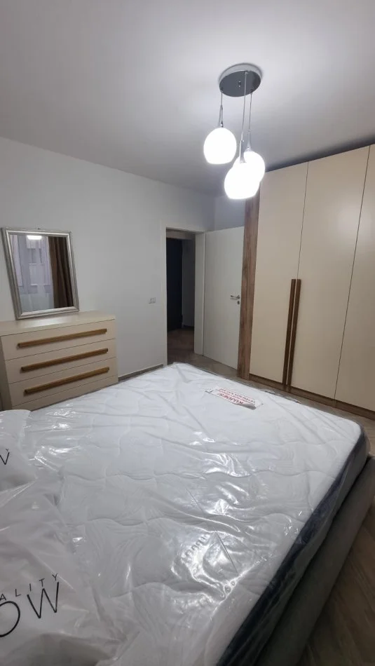 Tirane, jepet me qera apartament 1+1 Kati 3, 50 m² 500 € (Rruga Bardhyl)