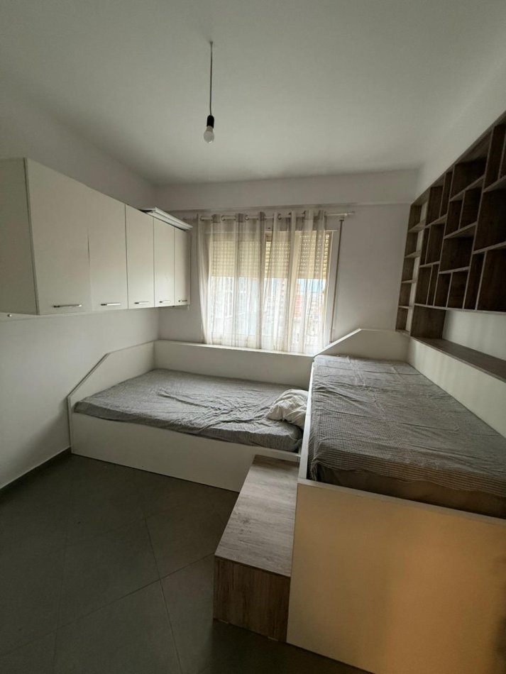 Tirane, jepet me qera apartament 2+1 , 90 m² 500 € (Amerikan 3)