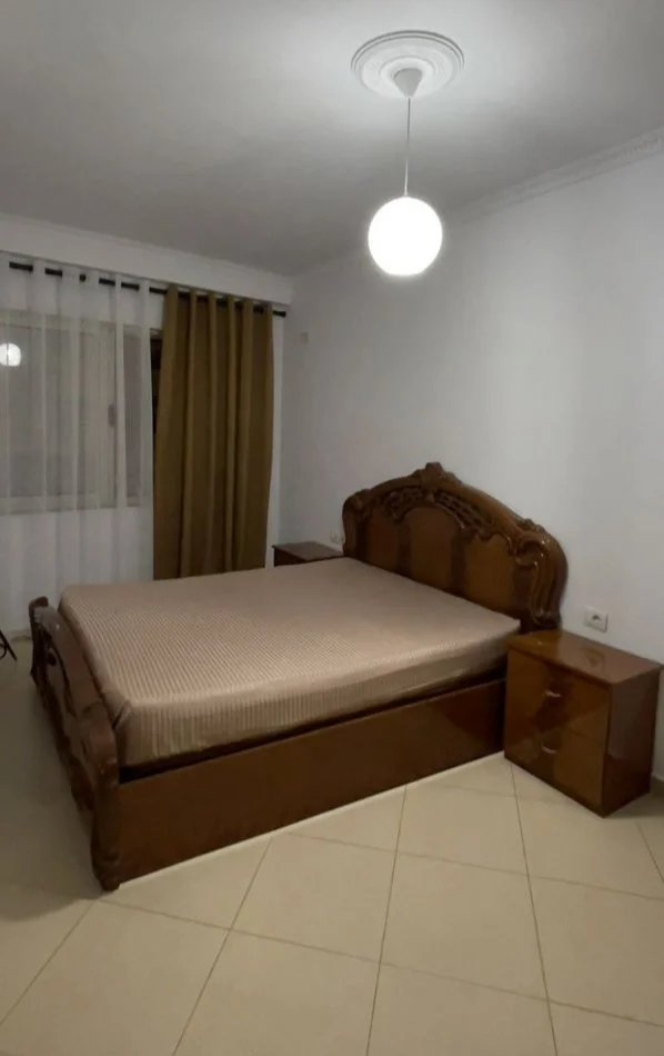 Tirane, jepet me qera Vile 1+1 Kati 4, 70 m² (Fundi Rruges Jordan Misja, Sapo kalon Shinat e Trenit)