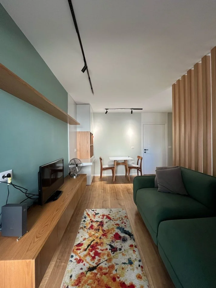 Privat, jepet me qera garsonier, 45 m² 57.000 leke me faturat e sherbimeve  (Hajdar Hidi, Rruga e Kavajes)