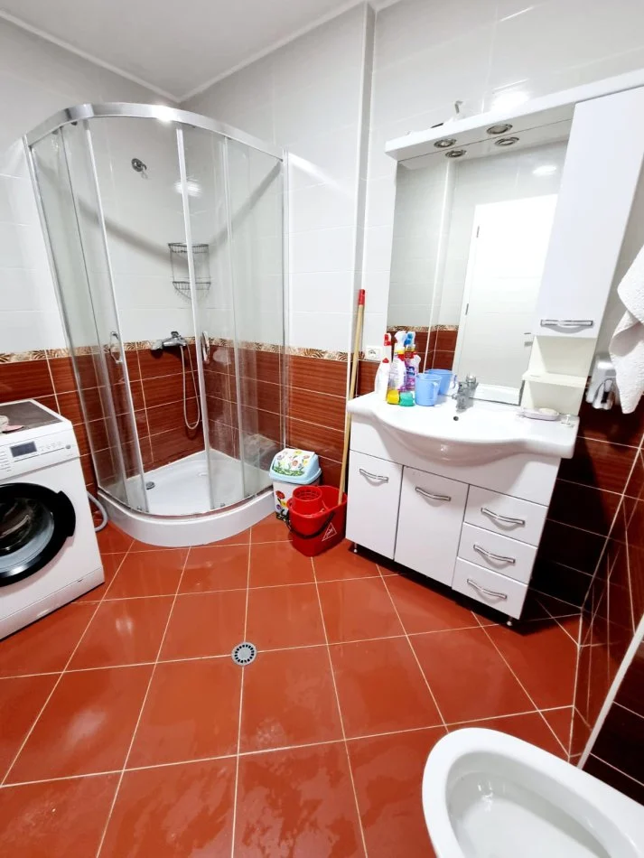 Tirane, jepet me qera apartament 2+1+Ballkon Kati 5, 121 m² 500 € (Astir)