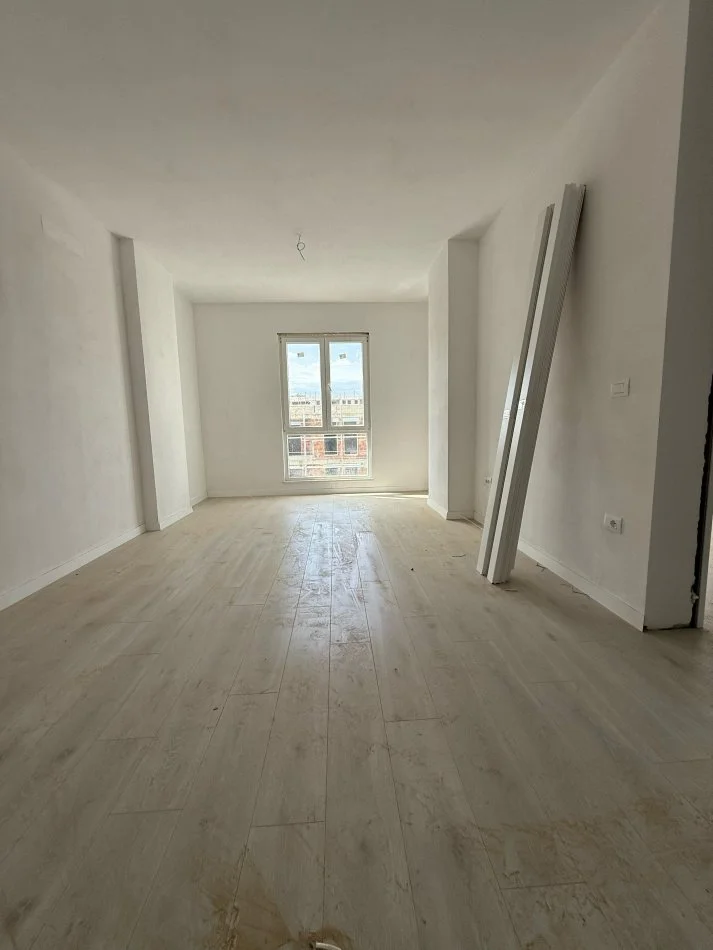 Tirane, shitet apartament 2+1+Ballkon Kati 6, 92 m² 96.000 € (Rruga Gryka e Kacanikut Univers City)