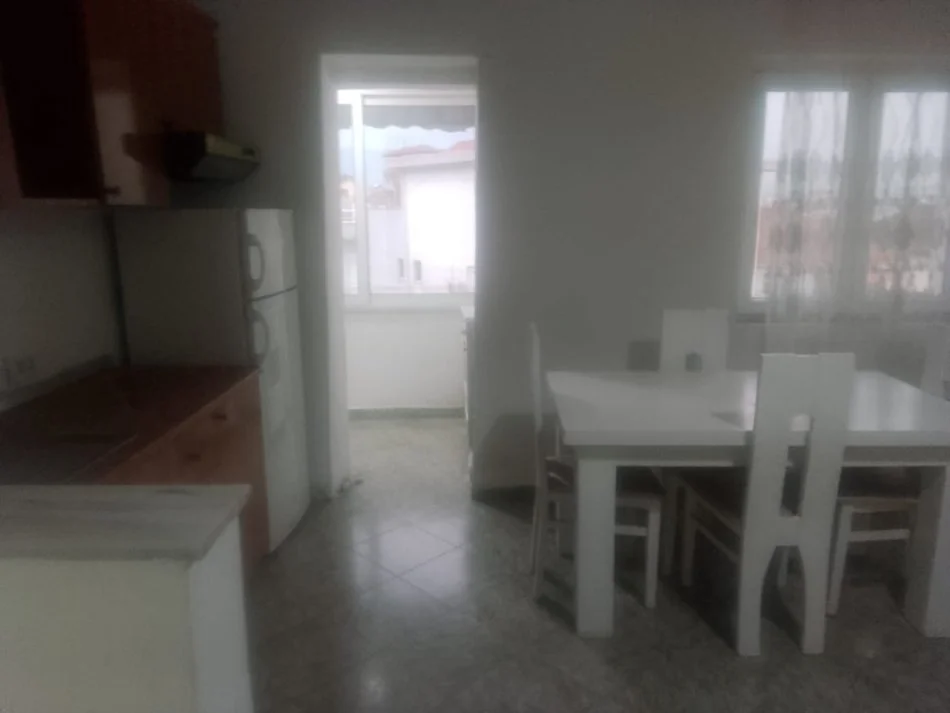 Tirane, jap me qera apartament 1+1 Kati 2, 60 m² 260 € (Institut Kamez)
