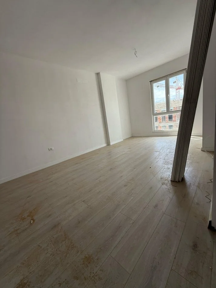 Tirane, shitet apartament 2+1+Ballkon Kati 6, 92 m² 96.000 € (Rruga Gryka e Kacanikut Univers City)