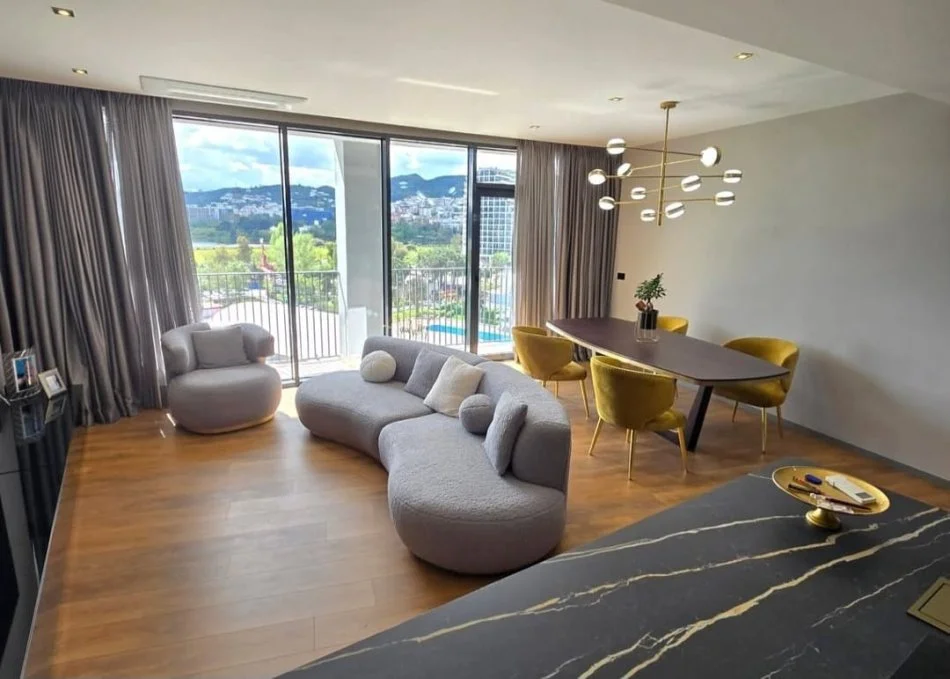 Durres, jepet me qera apartament 3+1 Kati 8, 150 m² 1.500 € (Rruga kosovarve)